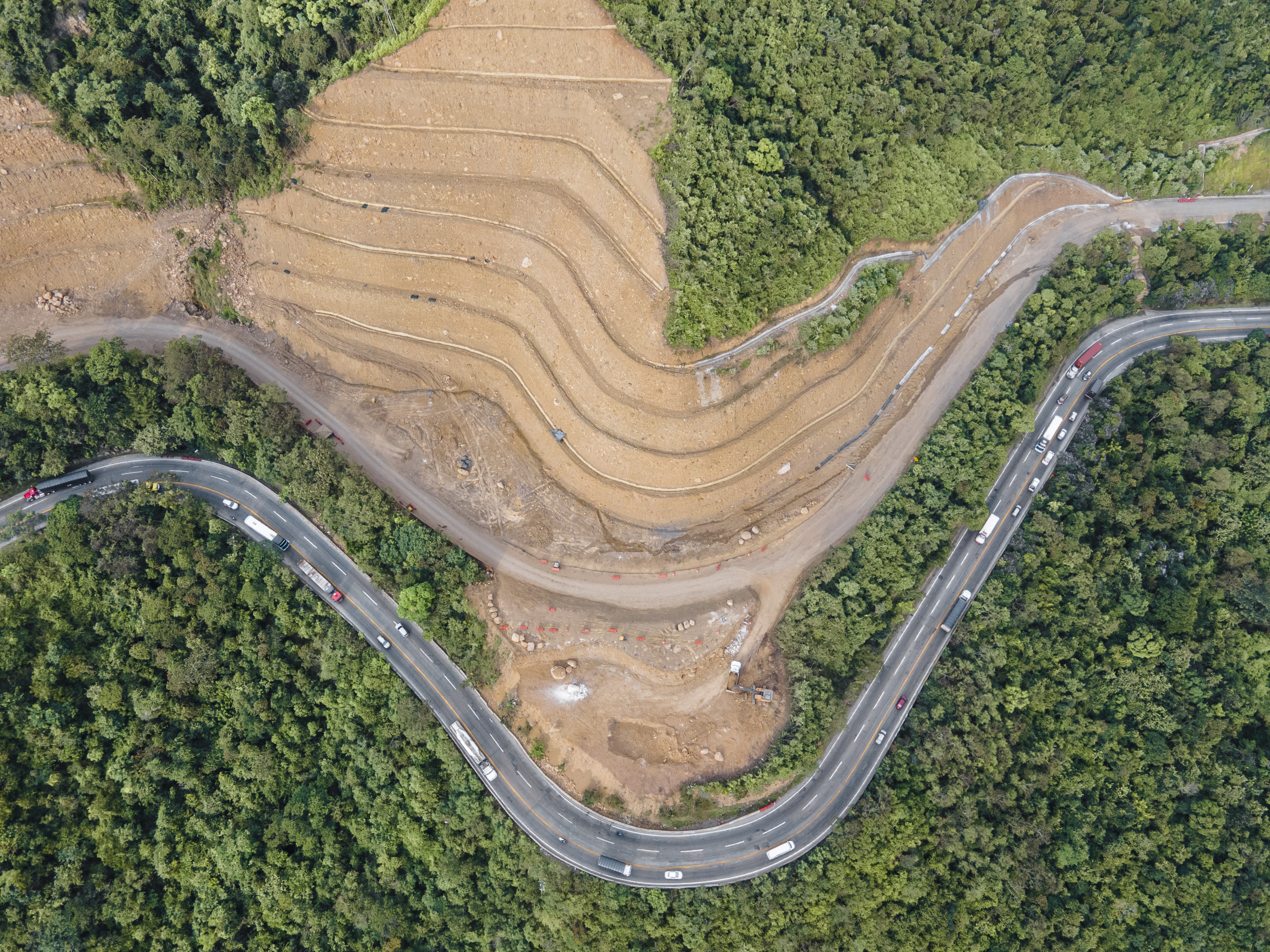 PR 45- Taludes Canecas-DJI_0358.jpg