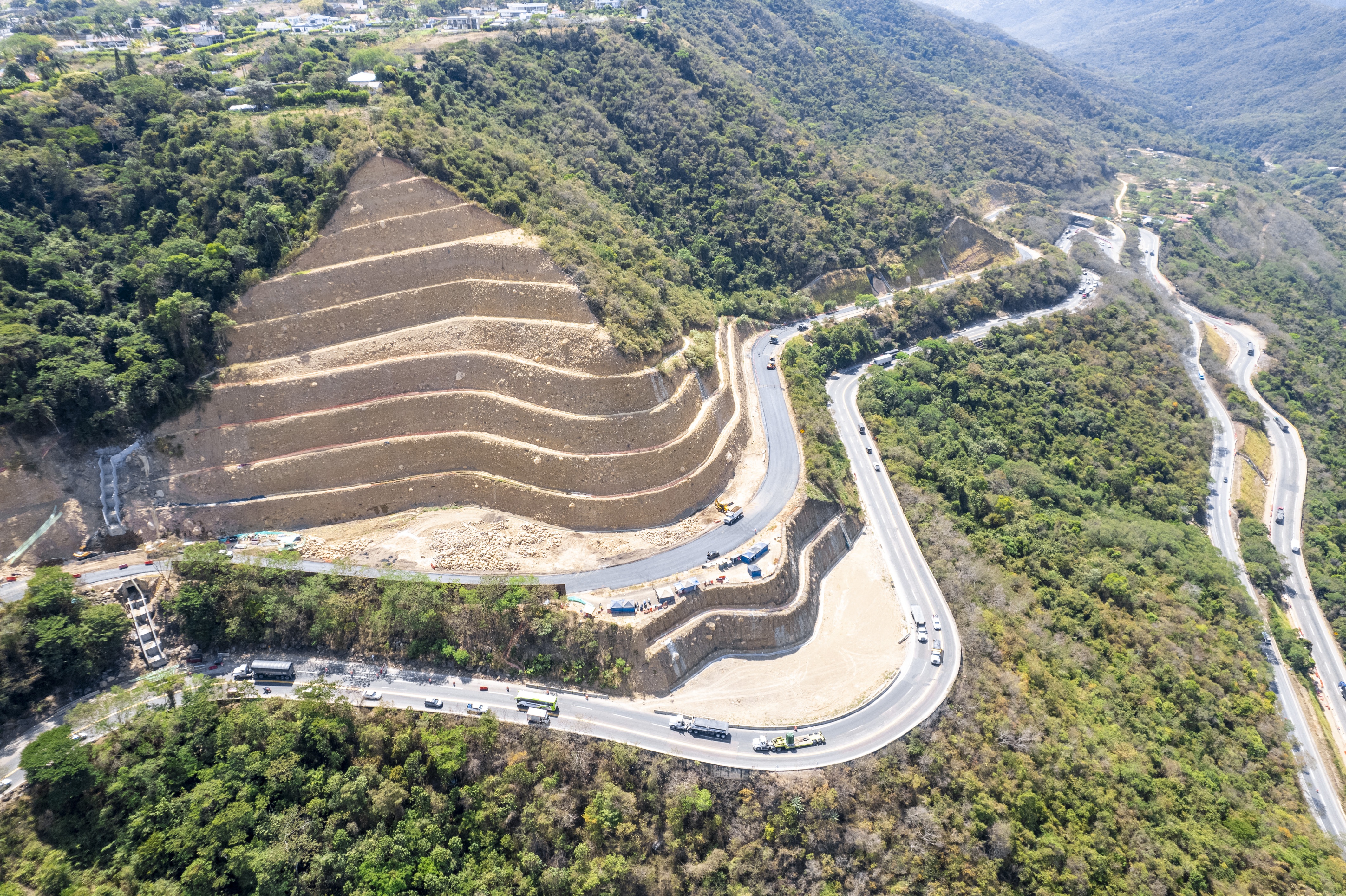 PR  47 Canecas Puente vehicular  y taludes-DJI_0059.jpg