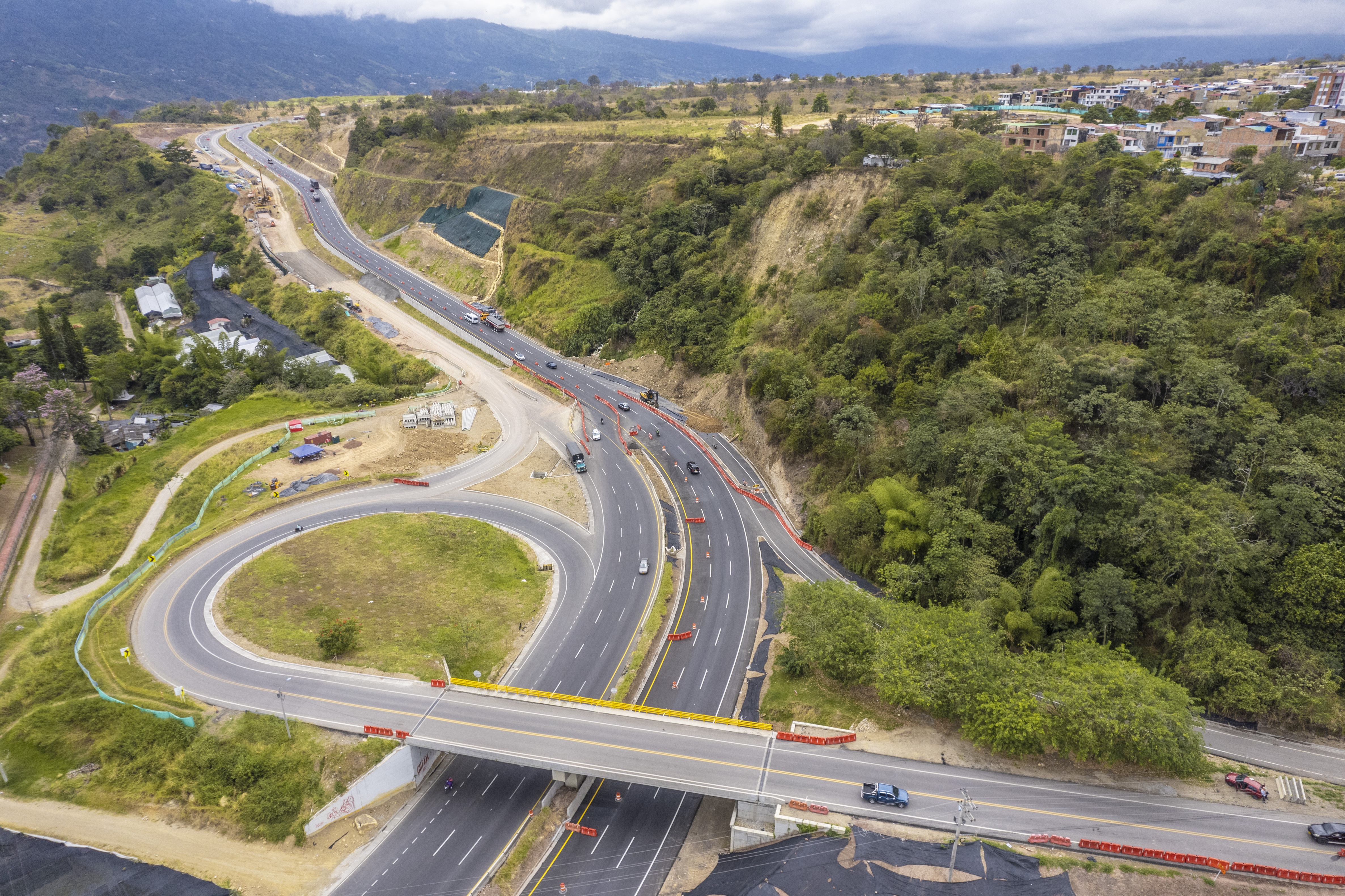 PR VF 0 - 1 MURO 2 Y JAIBANA TERCER CARRIL Y TALUDES_DJI_0257.jpeg