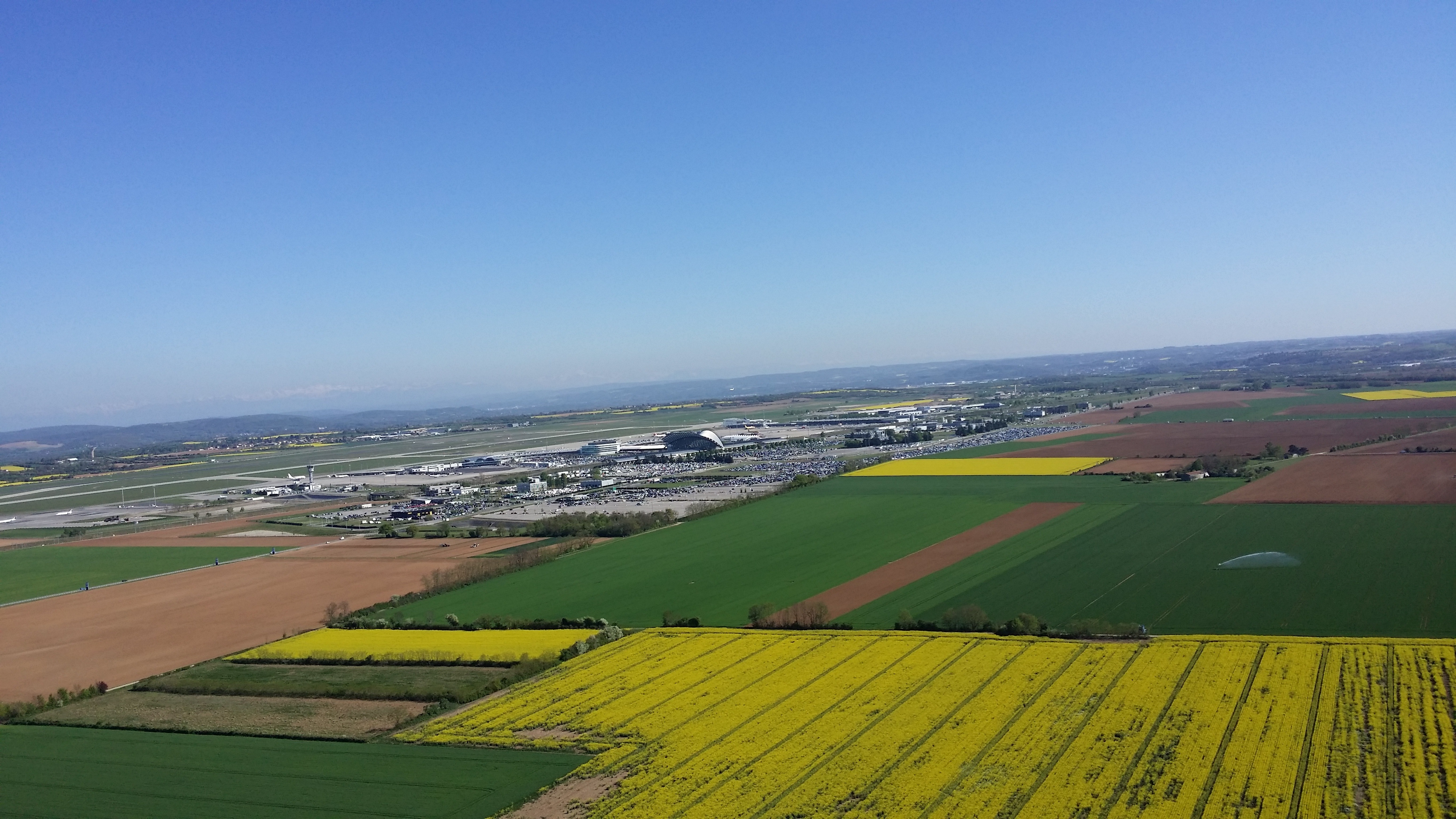 Vue aérienne zone foncière (champs zone agricole).jpg