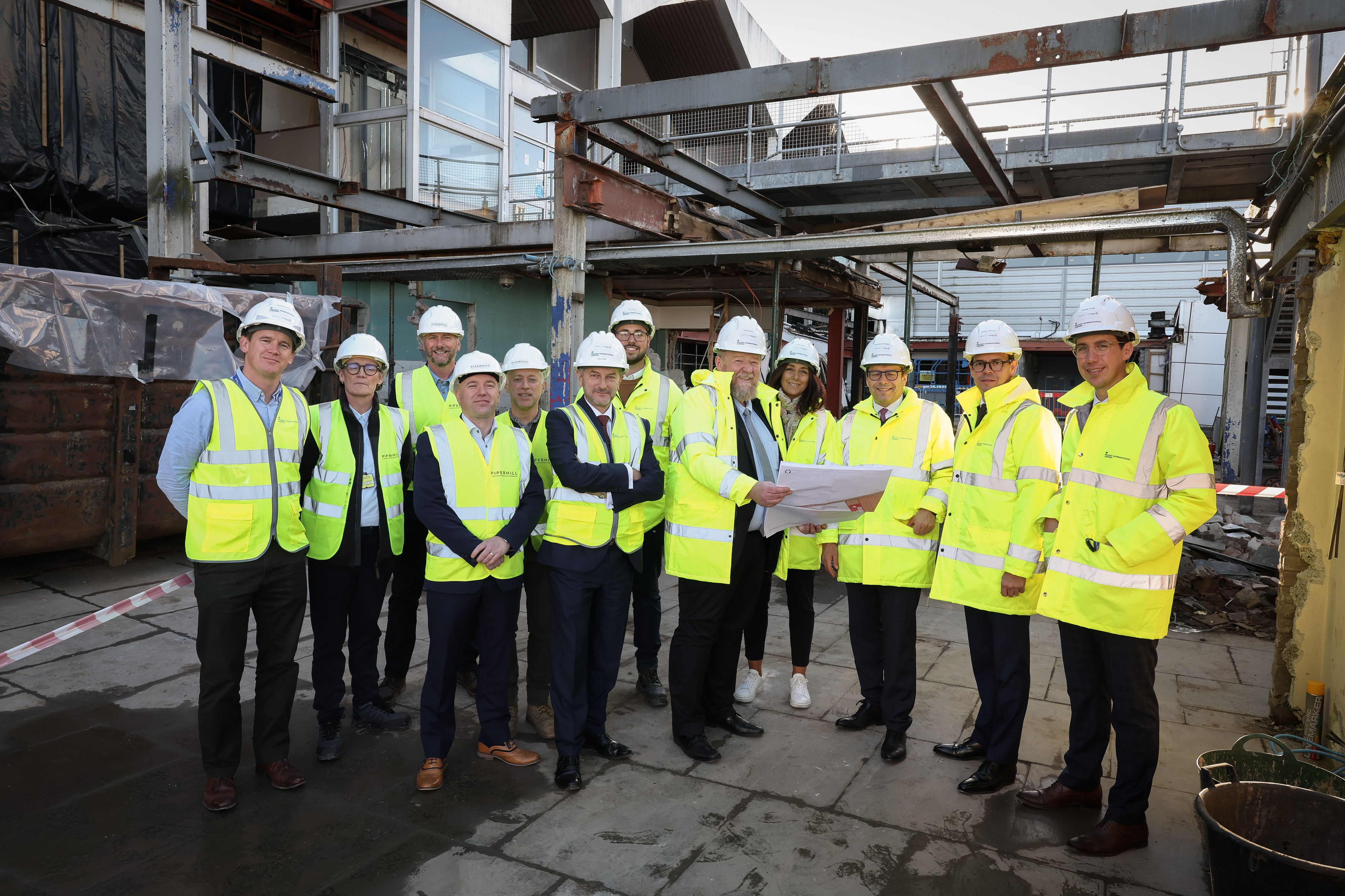 Teams from VINCI Airports and Belfast International Airport.jpg