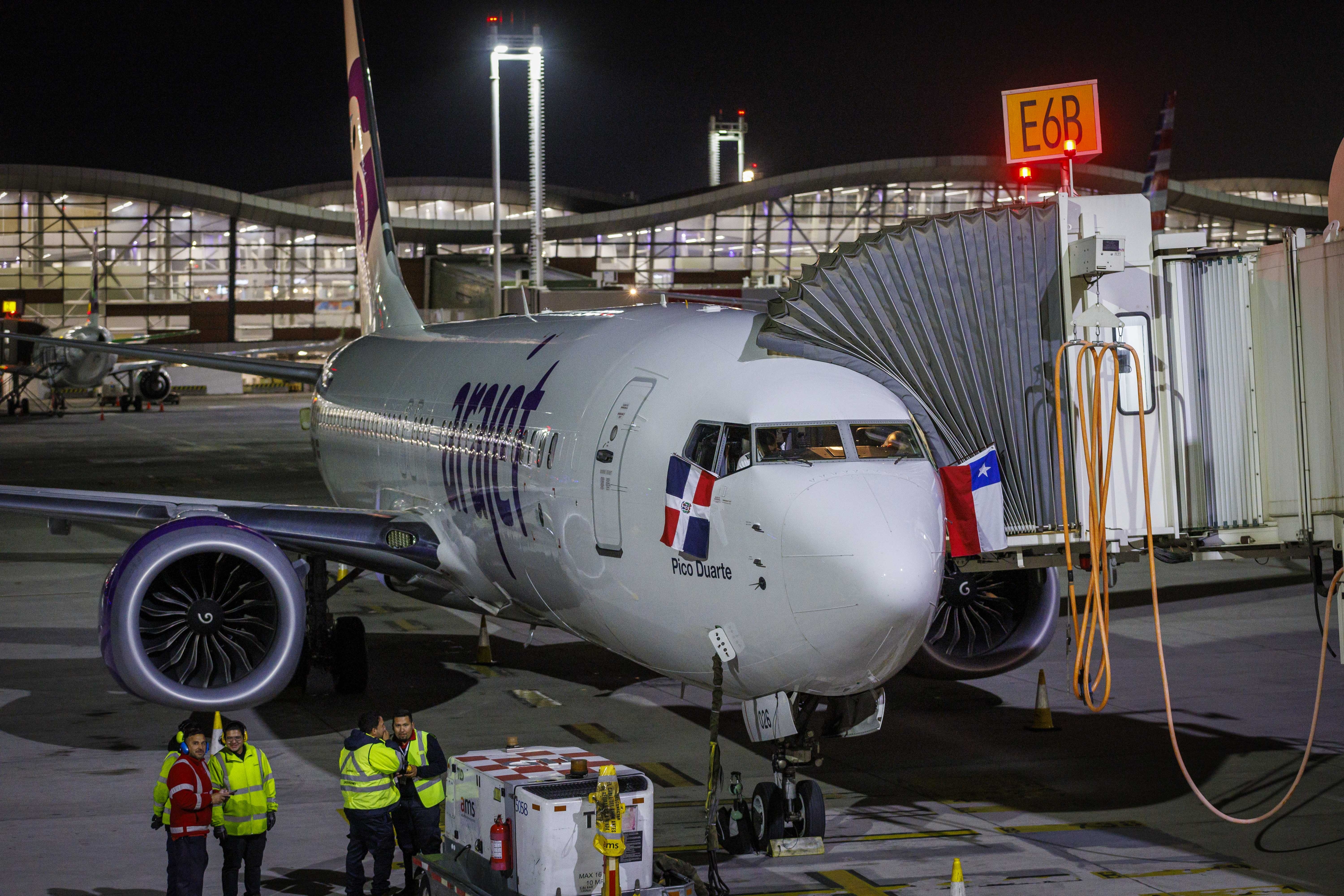 Arajet flight at Santiago airport, Chile, VINCI Airports.jpg