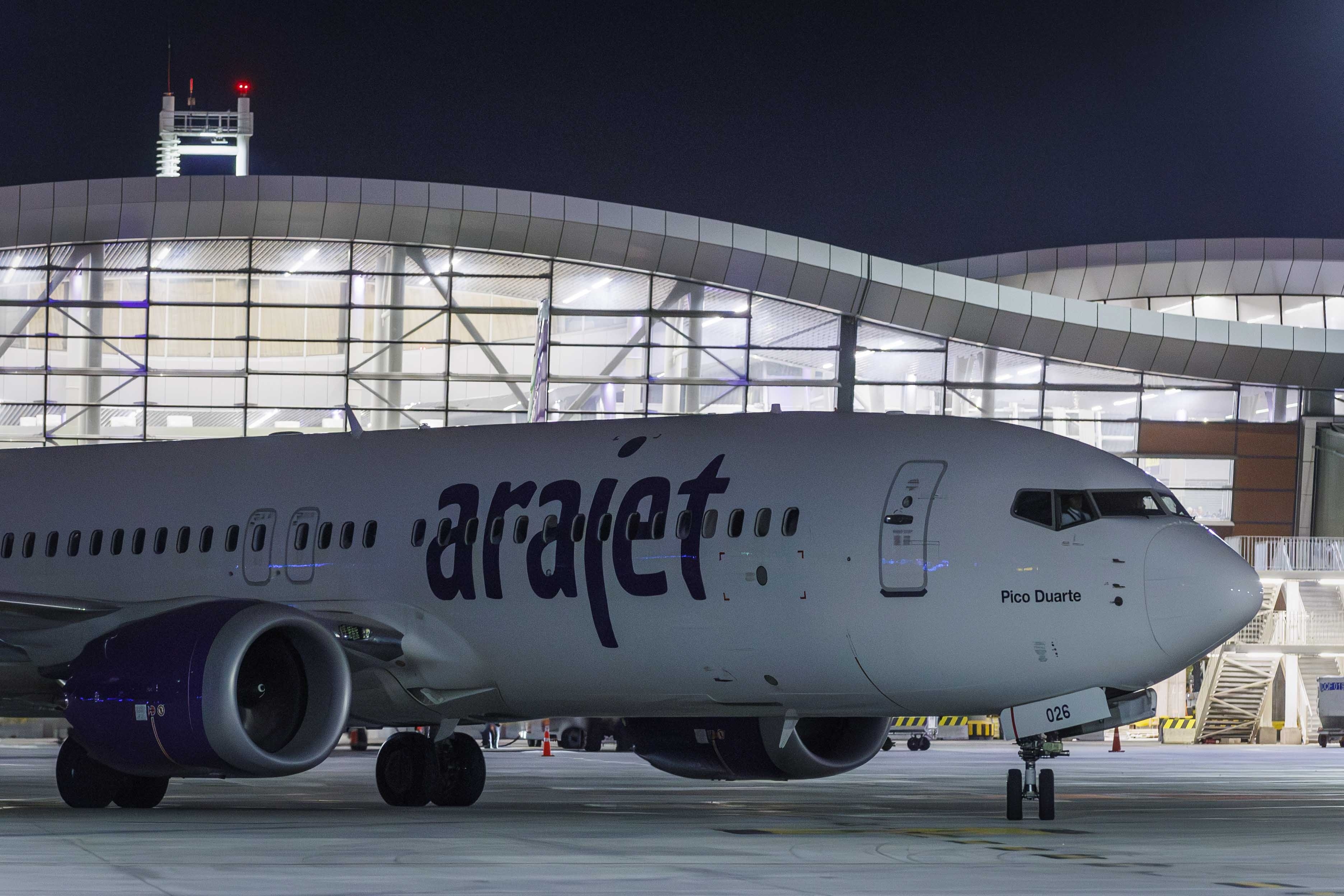 Arajet flight landing at Santiago international airport, VINCI Airports.jpg