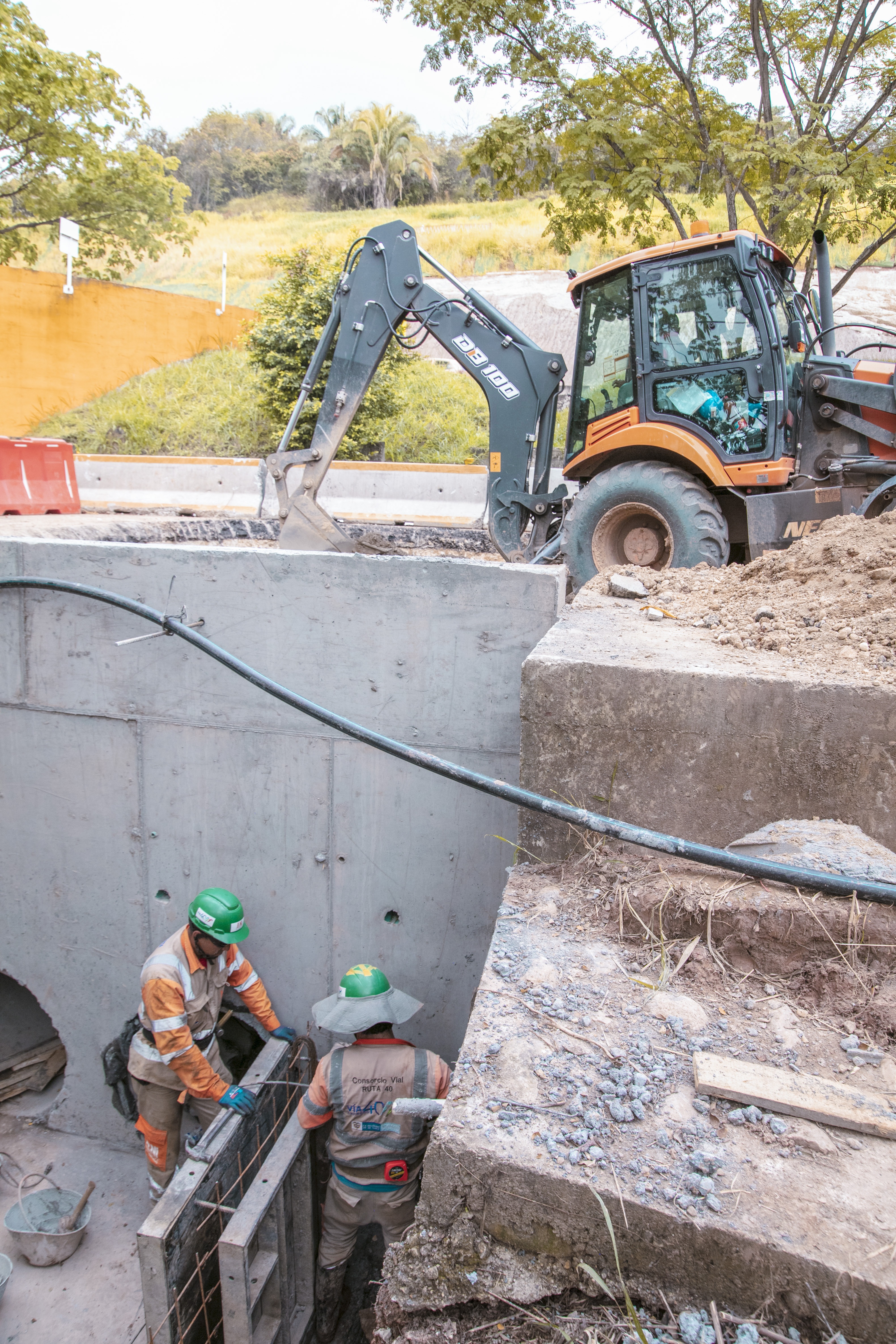 PR 28-29 Obras hidráulicas- Taludes- Puente Variante melgar _78A9648.jpg
