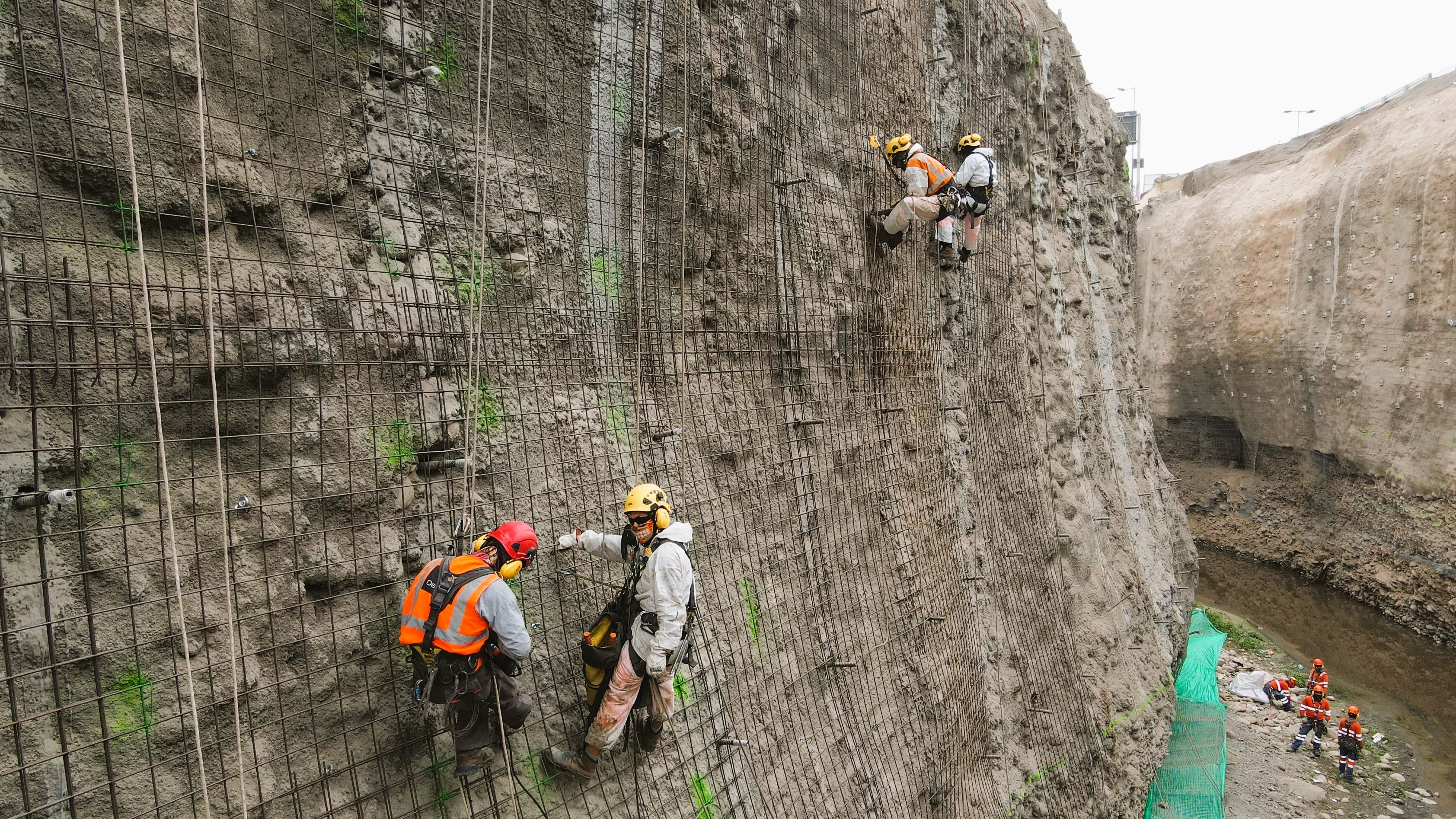 VINCI Highways_Lima Expresa_ reinforcement Zarumilla embankment .JPG
