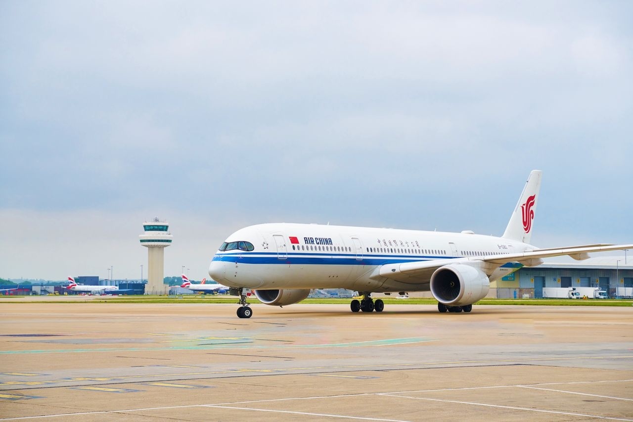 AirChina_LondonGatwick_VINCIAirports.jpg