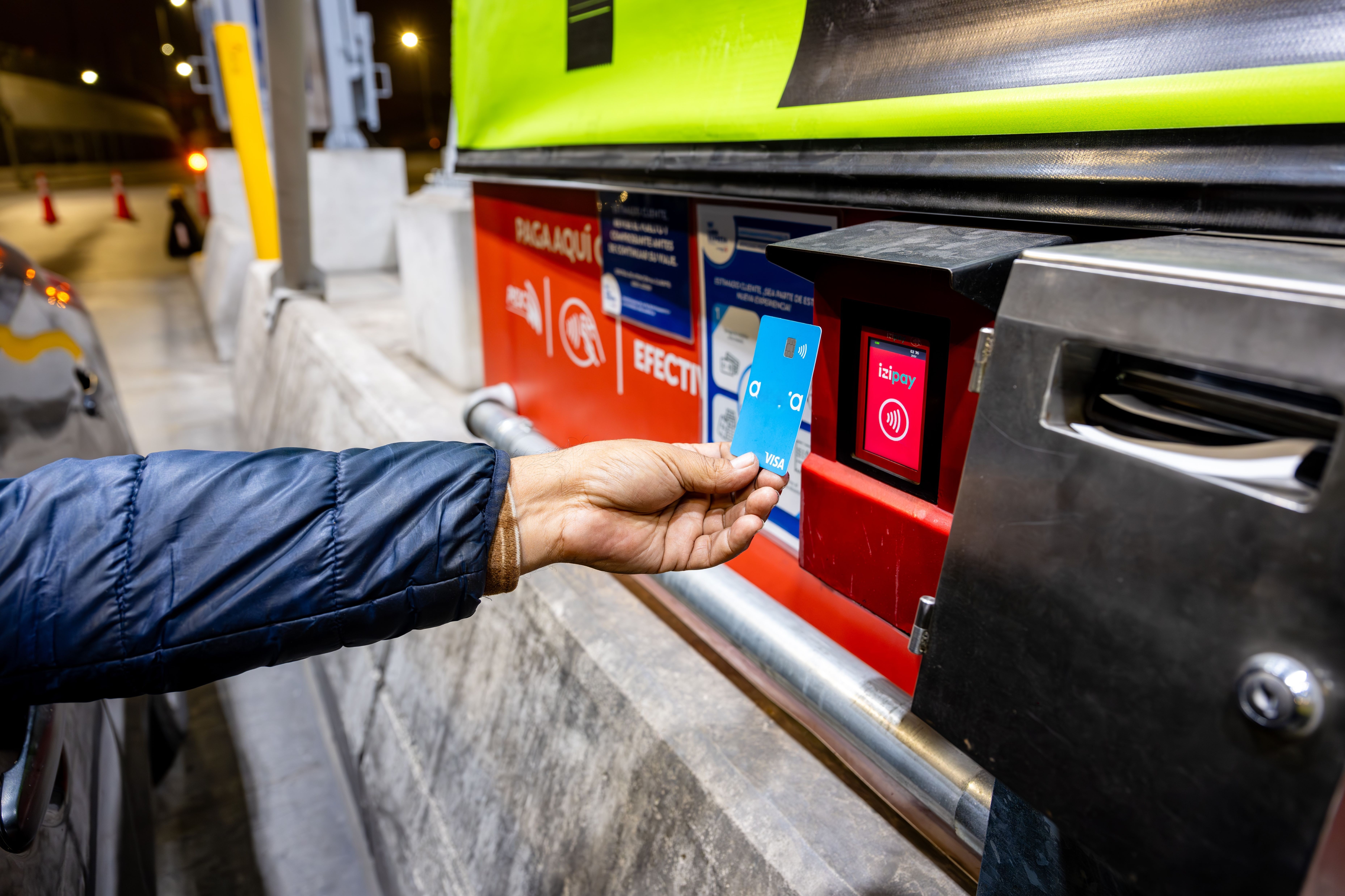 Péage automatisé_Lima Expresa_Pérou.png