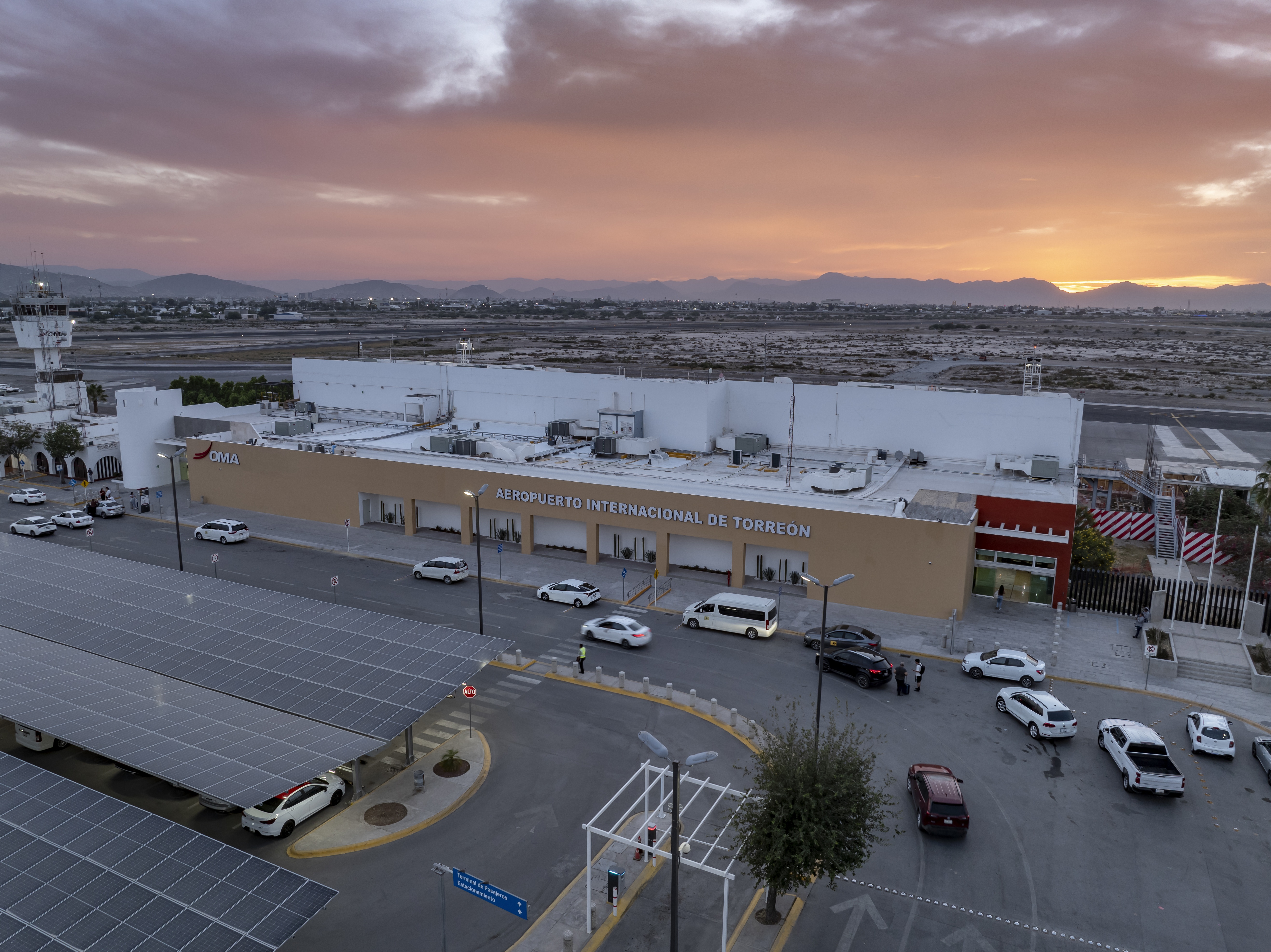 Torreón fachada y paneles 2.JPG