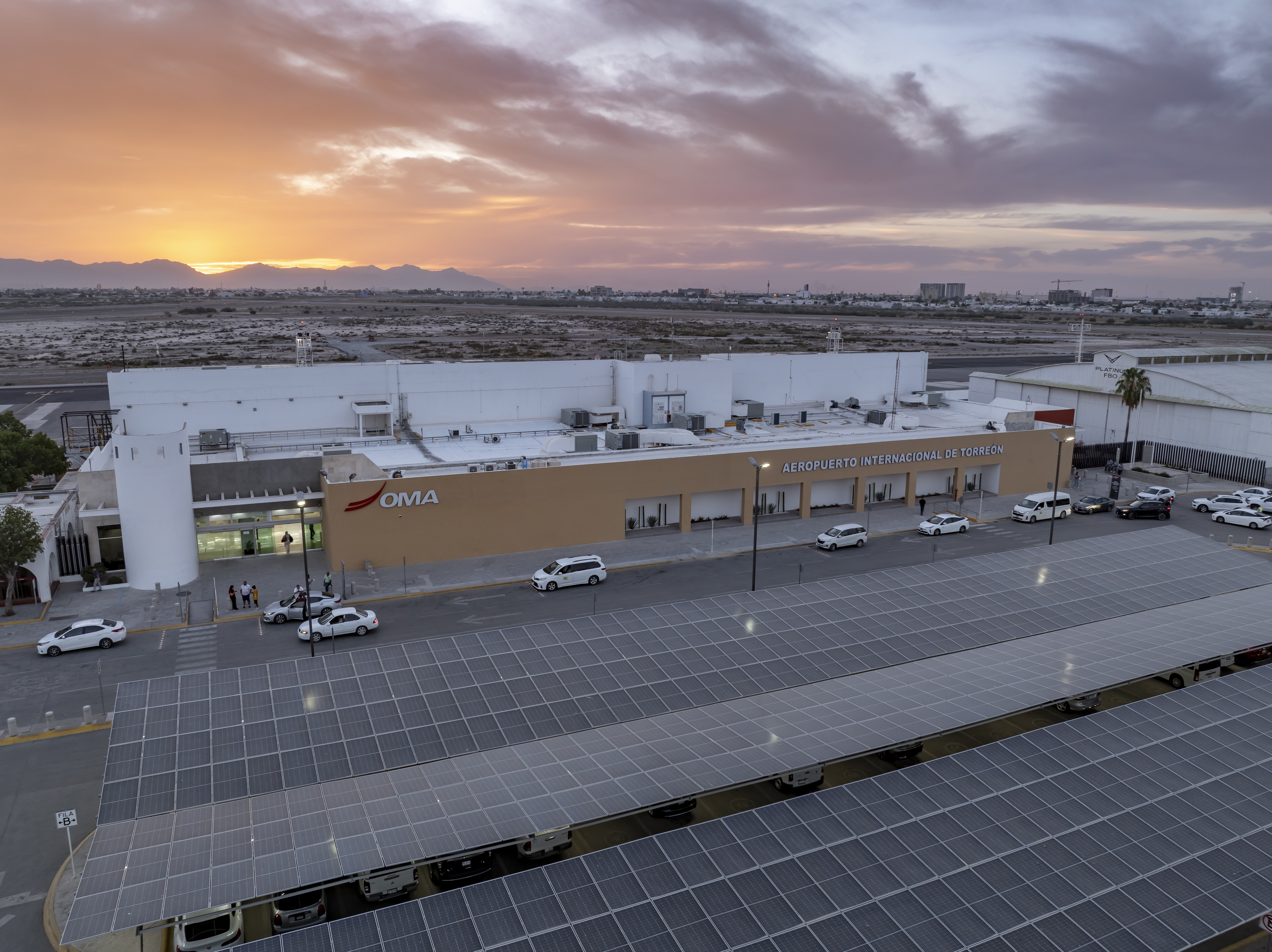 Torreón fachada y paneles 1.JPG