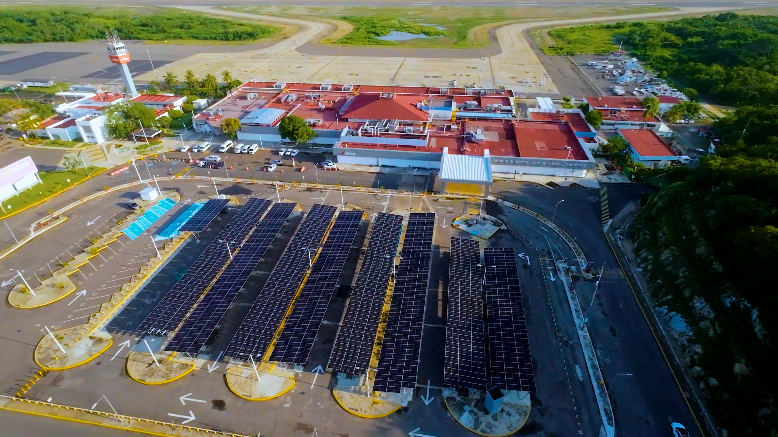 Aéroport de Zihuatanejo, OMA, Mexique