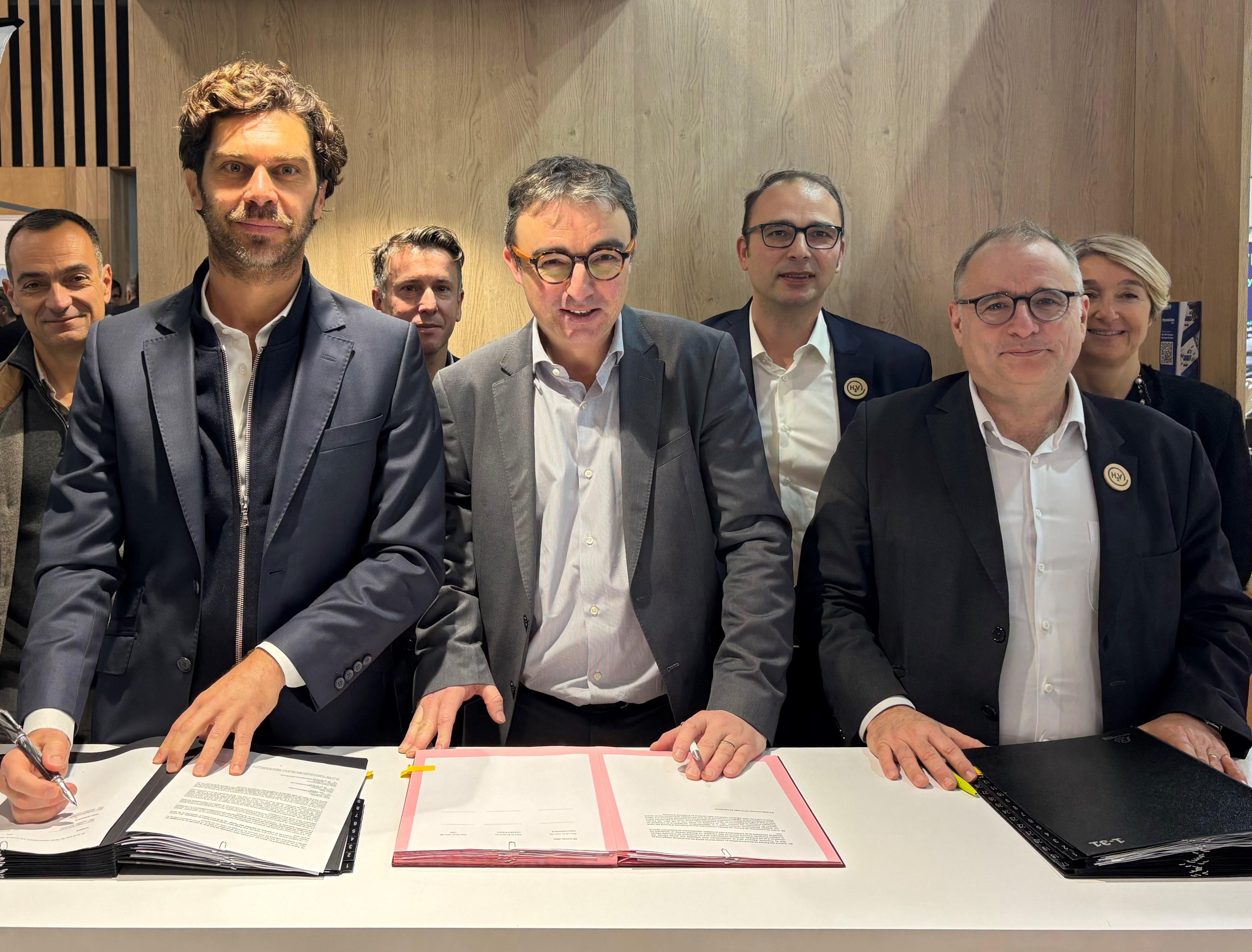 Signature partenariat eSAF_H2yGen H2V VINCI Airports.jpg