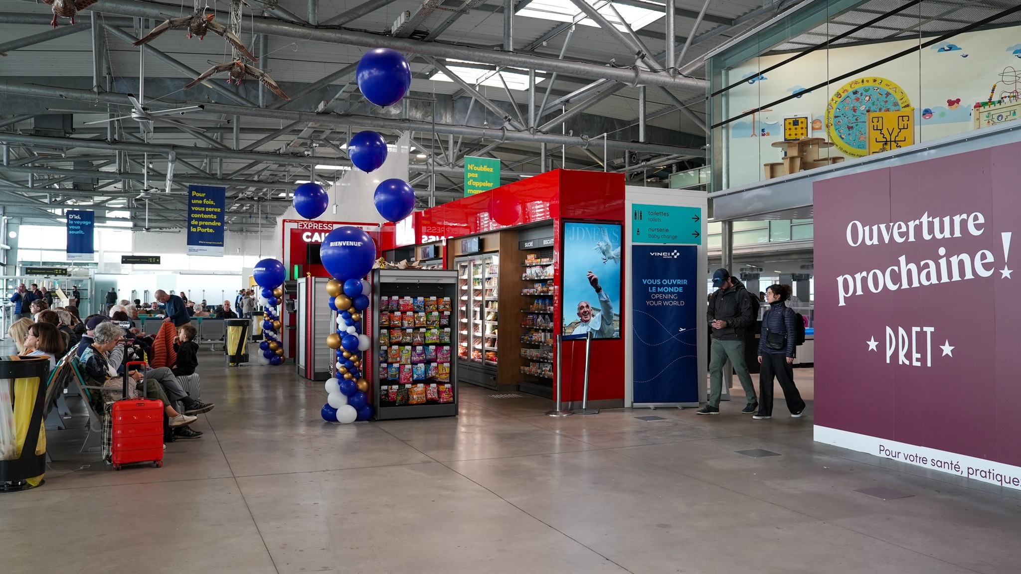 20250424_commerces_inauguration©Nick_Resmann_Aéroport_Nantes_Atlantique-31.jpg