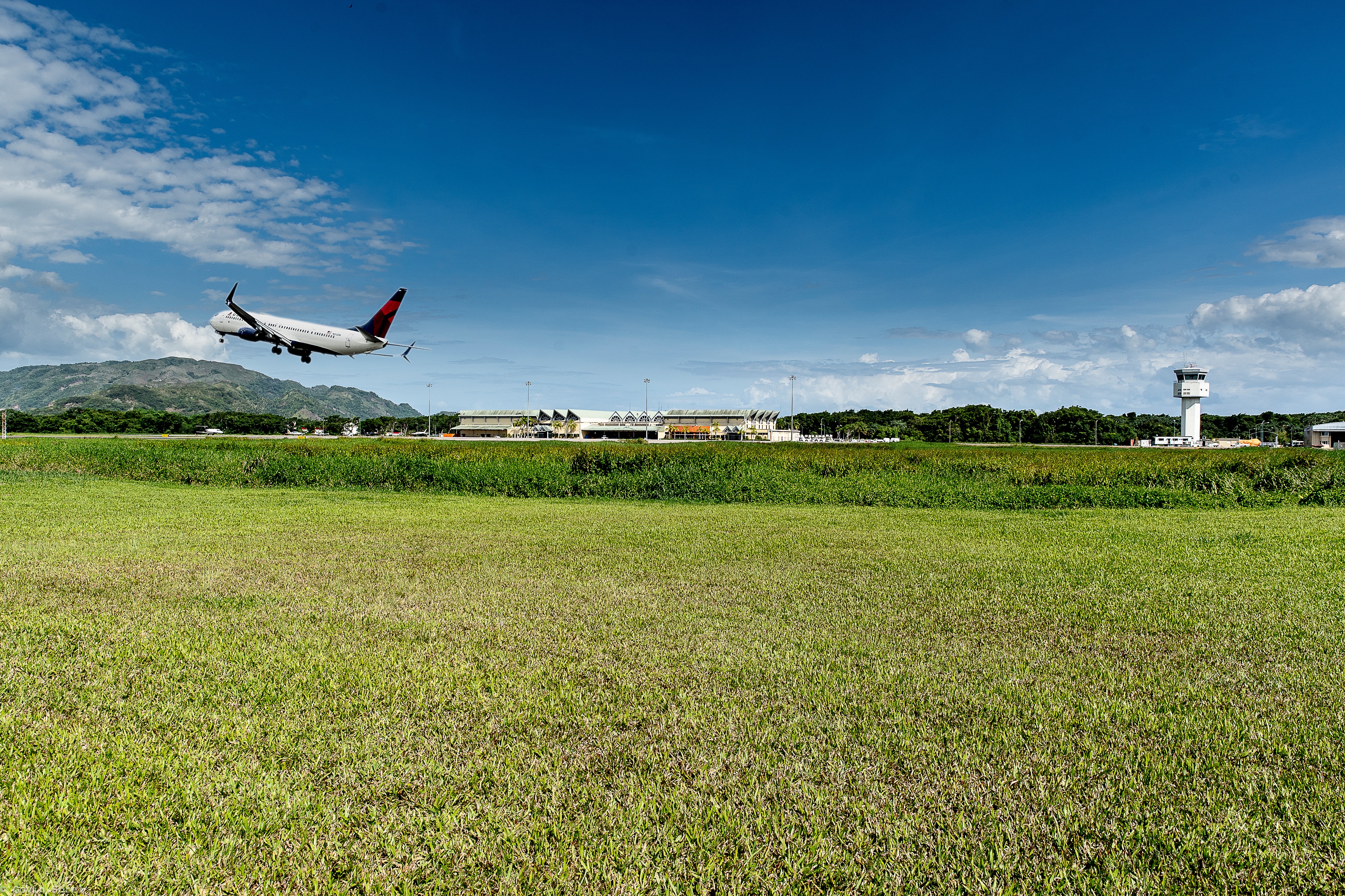 Samana Airport_1.jpg