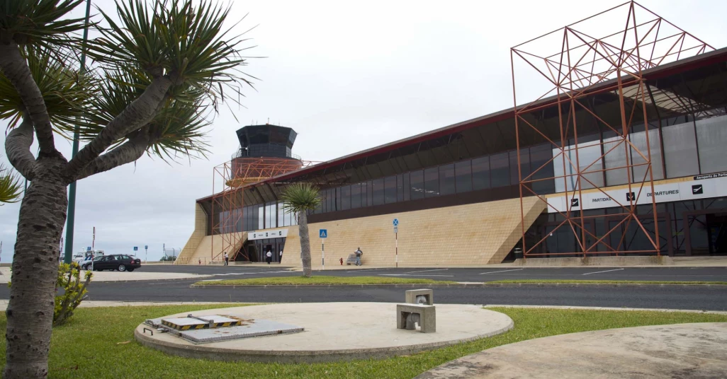 Porto Santo Airport_1.jpg