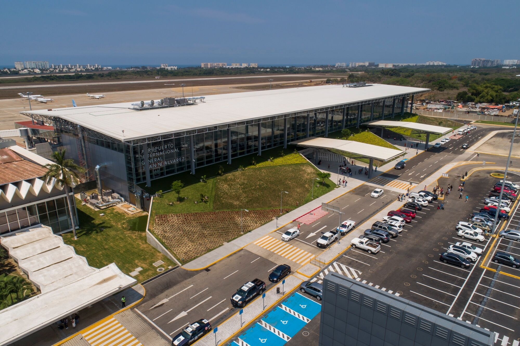 Acapulco Airport_1.jpg