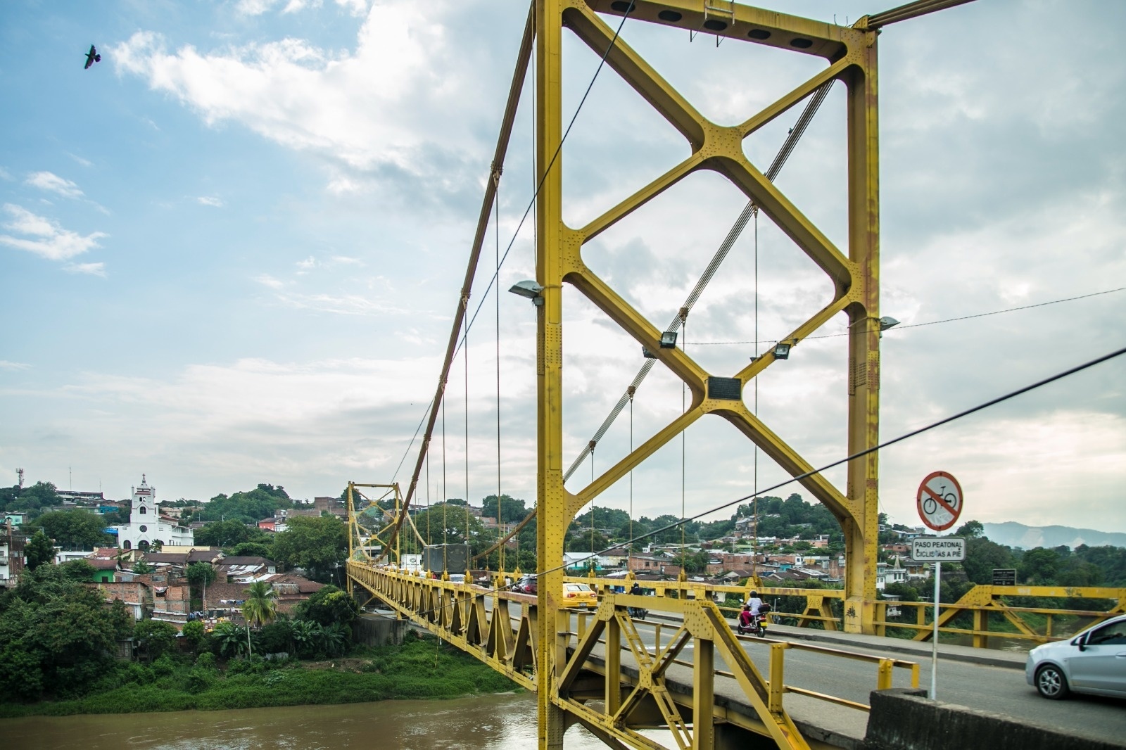 Puente Mariano Ospina Pérez 2.jpeg