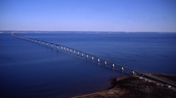 VINCI Highways signe un accord pour l'acquisition d'une participation majoritaire dans la concession du Pont de la Confédération au Canada