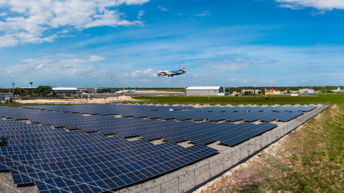 Avec l’extension du parc photovoltaïque de Las Américas, VINCI Airports franchit une étape supplémentaire vers la transition environnementale en République dominicaine
