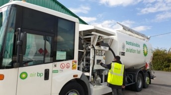 Clermont-Ferrand Auvergne, premier aéroport français à mettre à disposition des biocarburants durables