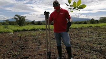 VINCI Airports et l'aéroport de Guanacaste ont reboisé 5000 mètres carrés d'une forêt classée au patrimoine mondial.