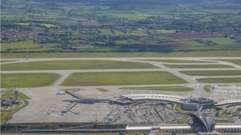 Volotea, première compagnie aérienne à s’associer au programme de puits carbone forestiers de VINCI Airports