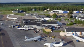 VINCI Airports cède à Arlandastad Group sa participation dans la société de gestion de l’aéroport de Stockholm Skavsta et signe un accord de développement d’une centrale photovoltaïque sur l’emprise de l’aéroport