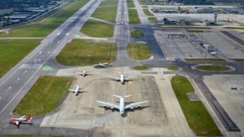 Aéroport Londres Gatwick : le projet d’utilisation des deux pistes existantes passe un nouveau cap