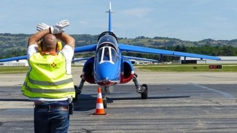 La Patrouille de France en visite à l’aéroport de Grenoble