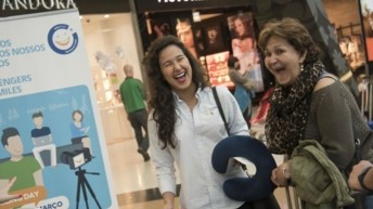 Edition 2015 de la Journée Smiling VINCI Airports : les plus beaux sourires de nos passagers à l’honneur