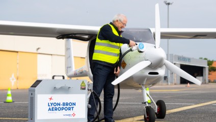 VINCI Airports welcomes the first 100% electric aircraft to Lyon-Bron Airport