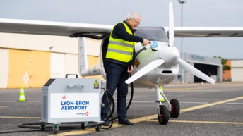 VINCI Airports welcomes the first 100% electric aircraft to Lyon-Bron Airport