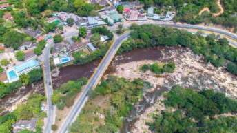 Estamos ejecutando obras de rehabilitación en el paso peatonal del Puente Boquerón en Melgar