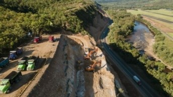 En época de lluvias conduce con precaución y viaja informado durante los puentes festivos