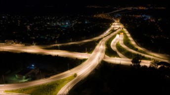 L'autoroute Athènes-Patras devient la première en Grèce à déployer un système d'éclairage adaptatif