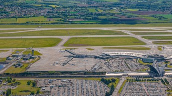 Plus de 800 points de recharge électriques à l'aéroport de Lyon-Saint Exupéry