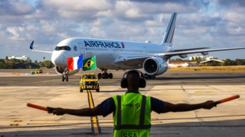 VINCI Airports célèbre un nouveau vol direct entre Paris et Salvador