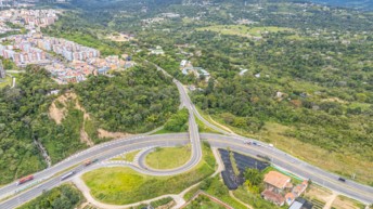 San Pedro y San Pablo: más de 300.000 vehículos recorrerán la vía Bogotá–Girardot en uno de los fines de semana turísticos más importantes del año