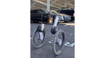 Aéroports de Lyon révolutionne la sécurité de ses parkings avec le déploiement d'Ascento Guard, un robot de surveillance innovant