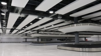 Construye OMA el Aeropuerto de Monterrey del futuro: Avanza ampliación con nuevo sistema de reclamo de equipaje y moderno ambulatorio.