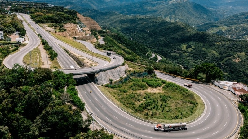 Vía Sumapaz entra en operación plena: corredor Bogotá–Girardot adopta estándares internacionales tras finalizar obras