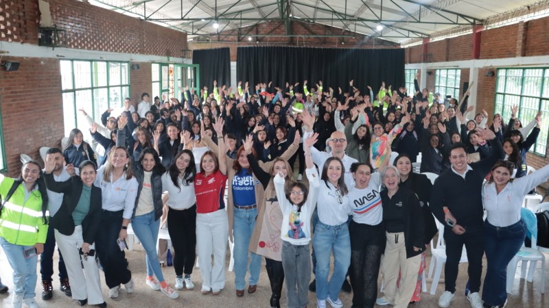 Las competencias no tienen género: más de 100 jóvenes descubren su potencial en ciencia y tecnología en Granada