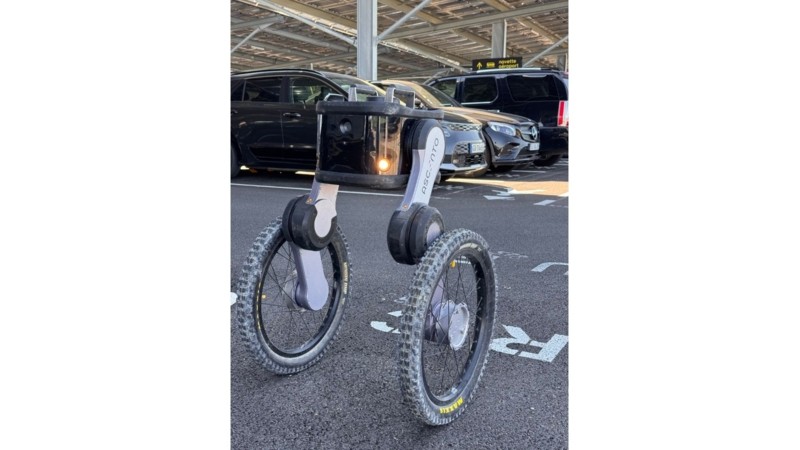 Aéroports de Lyon révolutionne la sécurité de ses parkings avec le déploiement d'Ascento Guard, un robot de surveillance innovant
