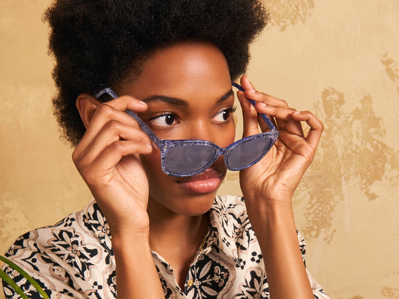 Shop women's summer promotion