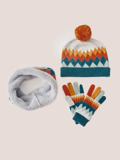 Shop boy's accessories