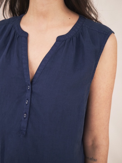 Shop Dresses & Tops