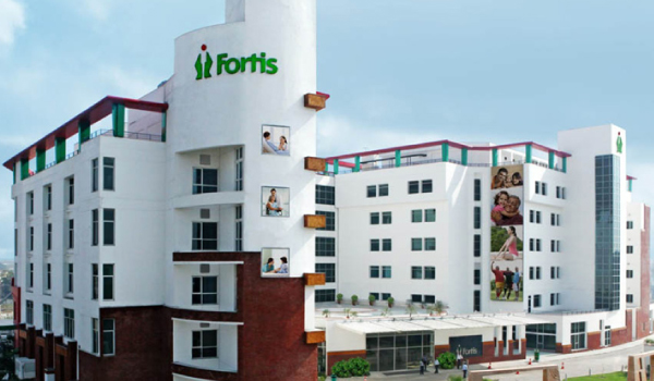 Top 10 Cancer Hospitals in India, Kokilaben Dhirubhai Ambani Hospital & Research Institute, Cytecare Cancer Hospital, Batra Hospital and Medical Research Center, Lilavati Hospital and Research Center, Rainbow Hospital, MGM Healthcare Pvt Ltd, Venkateshwar Hospital, Apollo Proton Cancer Centre, Max Hospitals, Fortis Hospitals