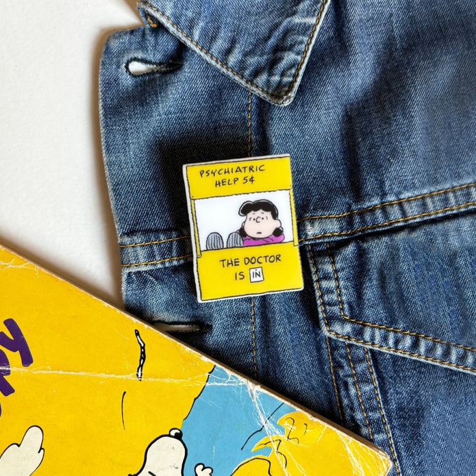 Peanuts Lucy The Doctor Pin Badge - House of Disaster image 1