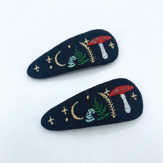 Embroidered Forage Black Hair Clips - House of Disaster image 1
