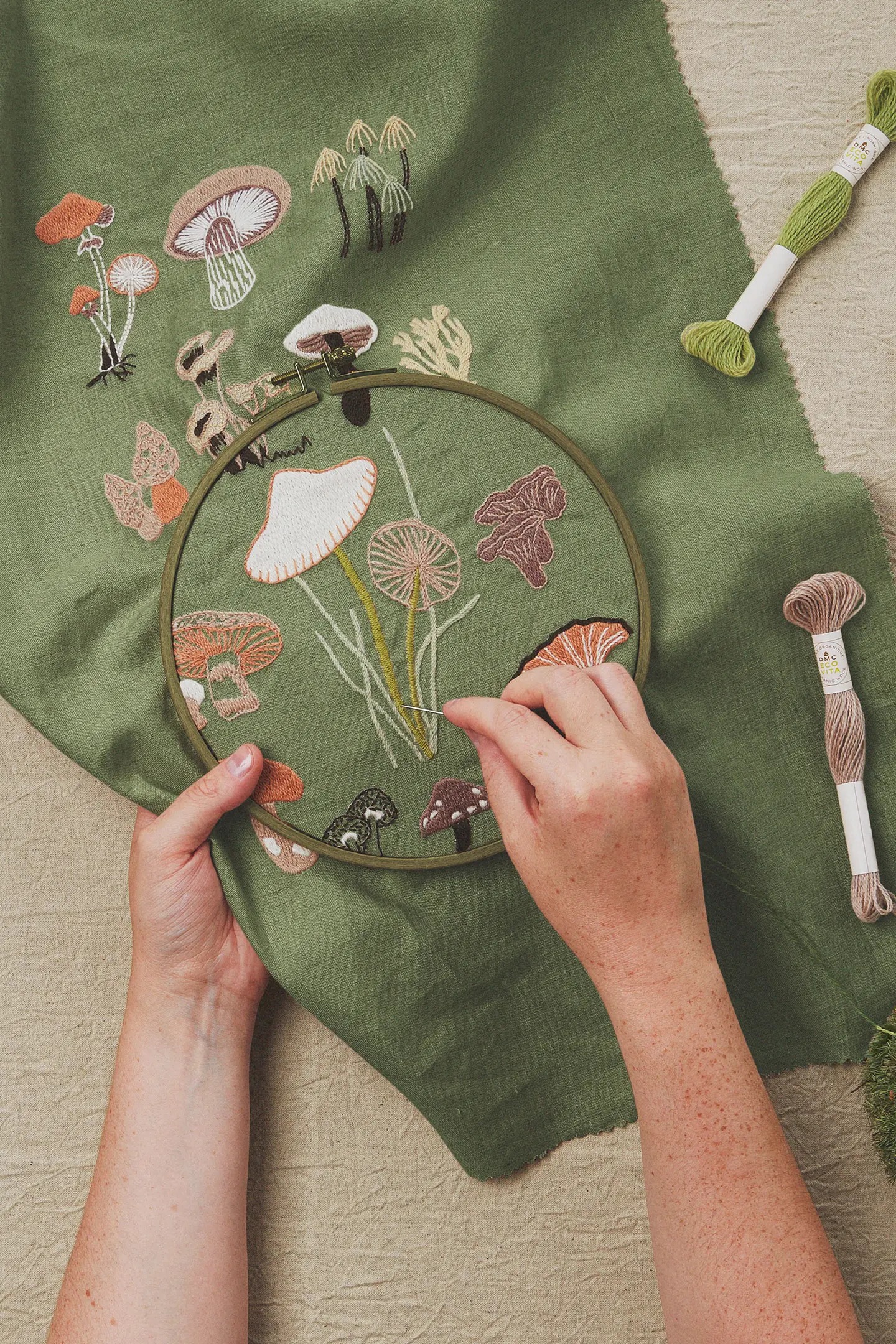 Eco Vita Thread Book: The Botanist's Cabinet - Sirdar - DMC image 2