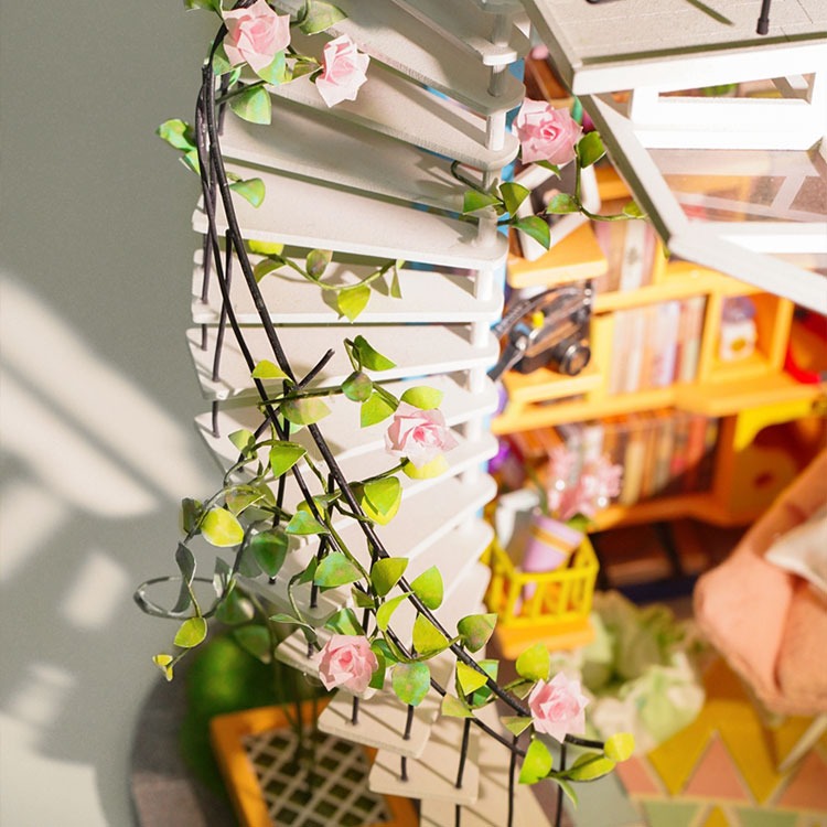 Dora's Loft - DIY Miniature House - Robotime image 2